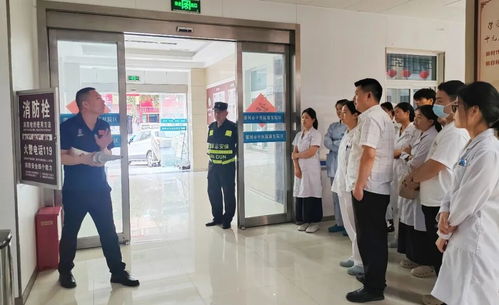 织密消防“安全网” 筑牢生命“防火墙”——漯河市中医院康复院区开展消防安全专题培训及安保技能实操演练